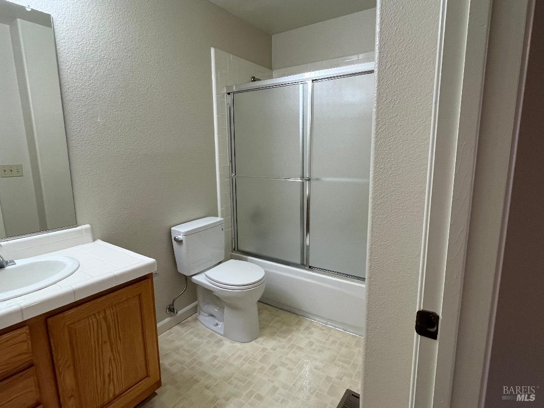 Detail Gallery Image 11 of 15 For 12 Monterey Ct, Novato,  CA 94945 - 2 Beds | 2/1 Baths