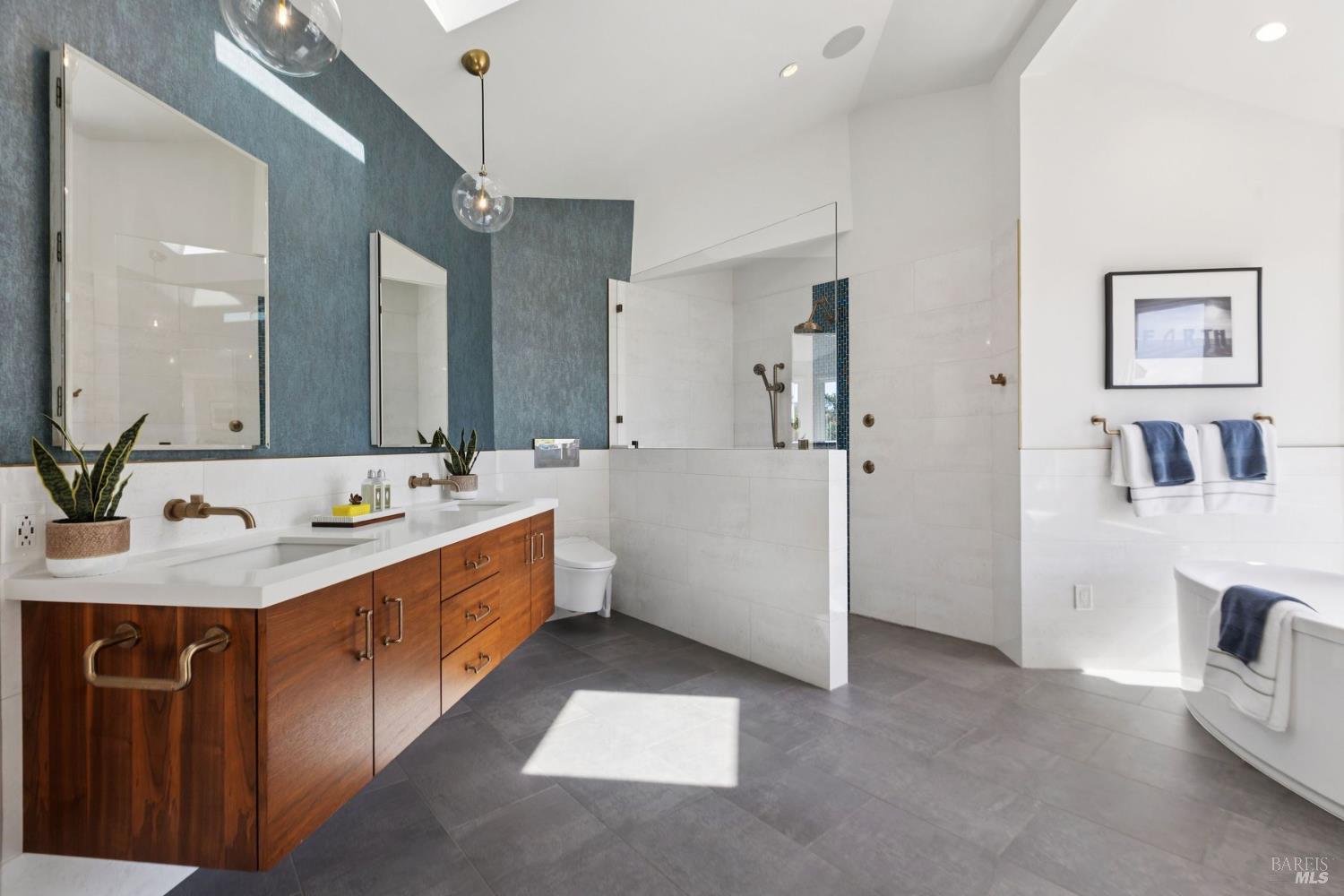 Detail Gallery Image 31 of 68 For 25 Mark Ter, Tiburon,  CA 94920 - 5 Beds | 4 Baths