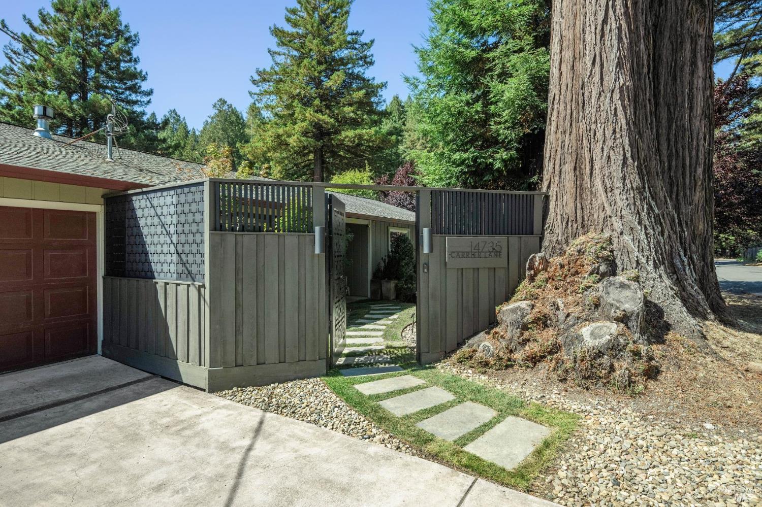 Detail Gallery Image 5 of 39 For 14735 Carrier Ln, Guerneville,  CA 95446 - 3 Beds | 2 Baths