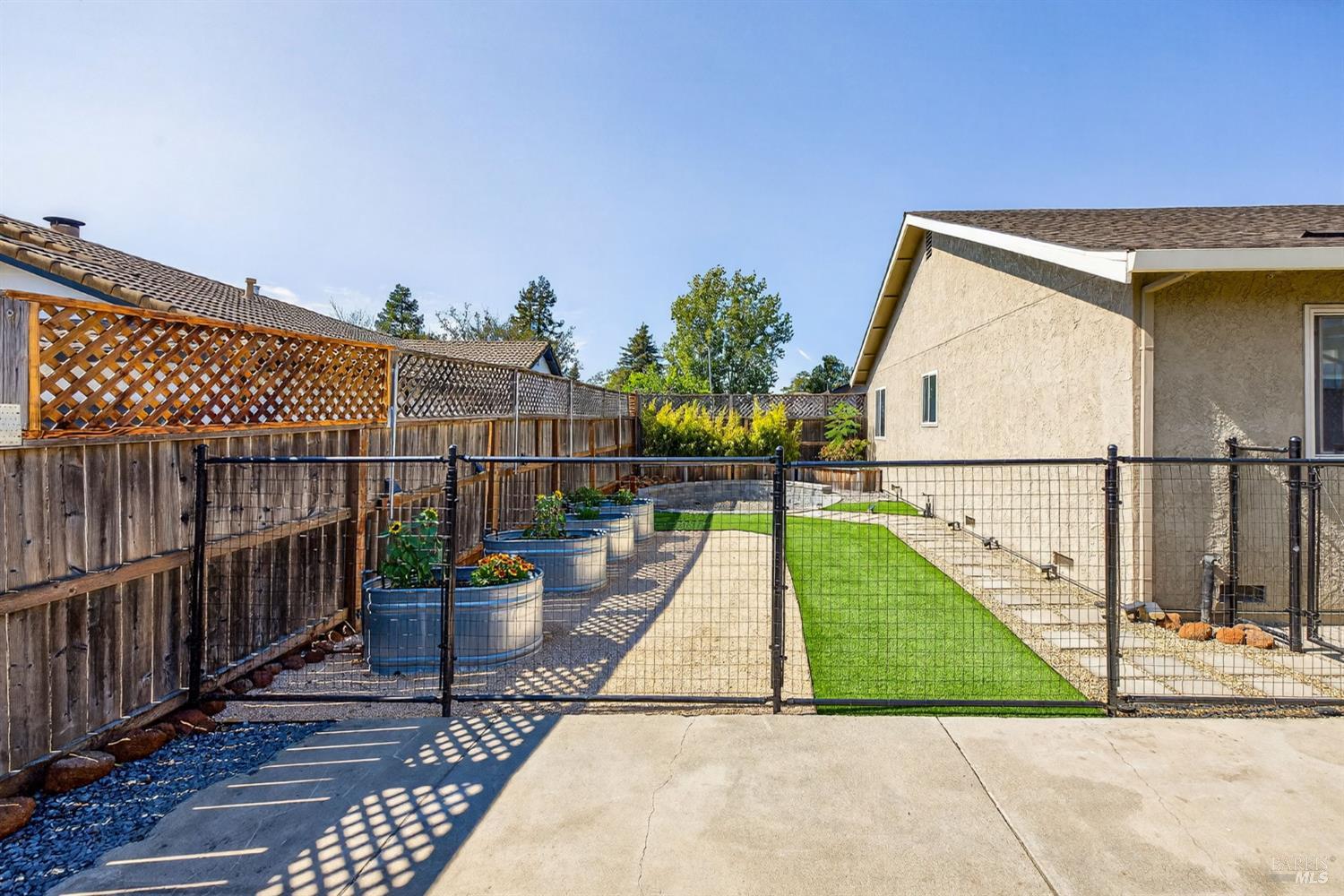 Detail Gallery Image 43 of 54 For 204 Prince Albert Ct, Petaluma,  CA 94954 - 3 Beds | 2 Baths