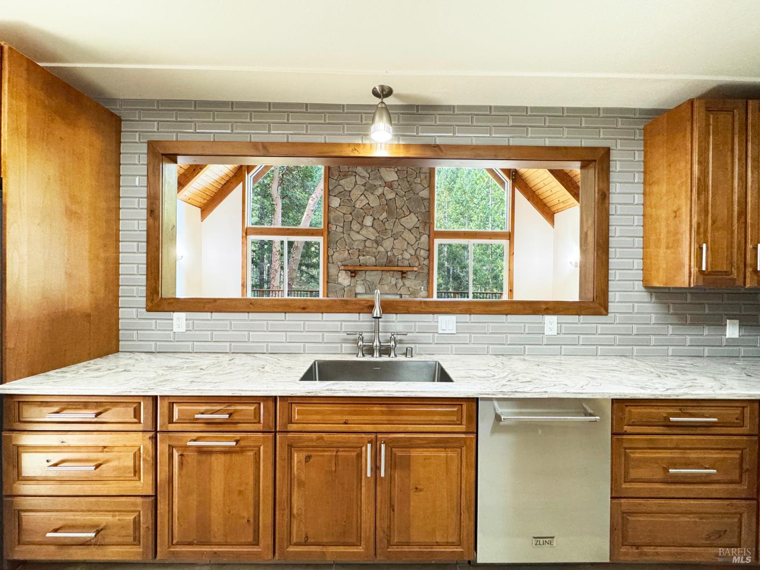 Detail Gallery Image 13 of 57 For 4101 Chinquapin Dr, Willits,  CA 95490 - 2 Beds | 2 Baths
