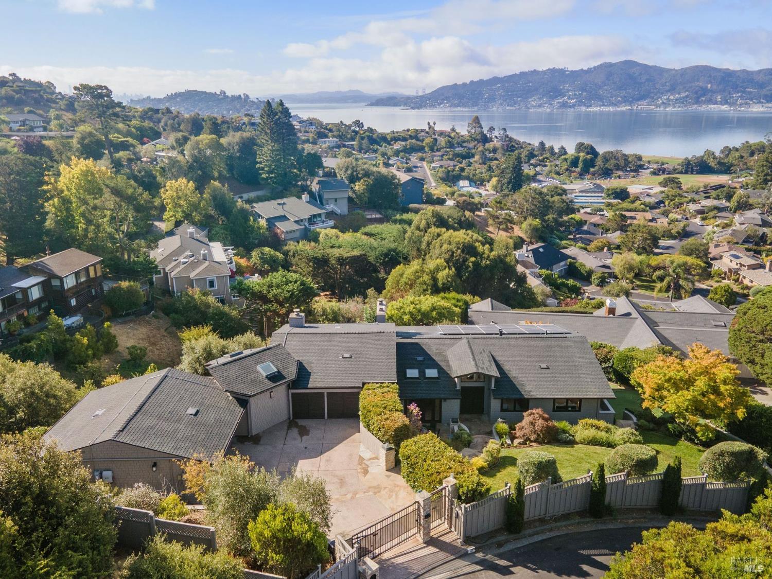 Detail Gallery Image 2 of 68 For 25 Mark Ter, Tiburon,  CA 94920 - 5 Beds | 4 Baths