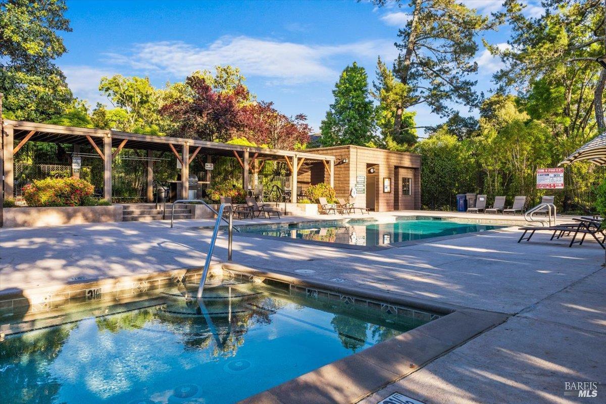 Detail Gallery Image 38 of 42 For 1367 Sylvan Ct, Healdsburg,  CA 95448 - 3 Beds | 2/1 Baths
