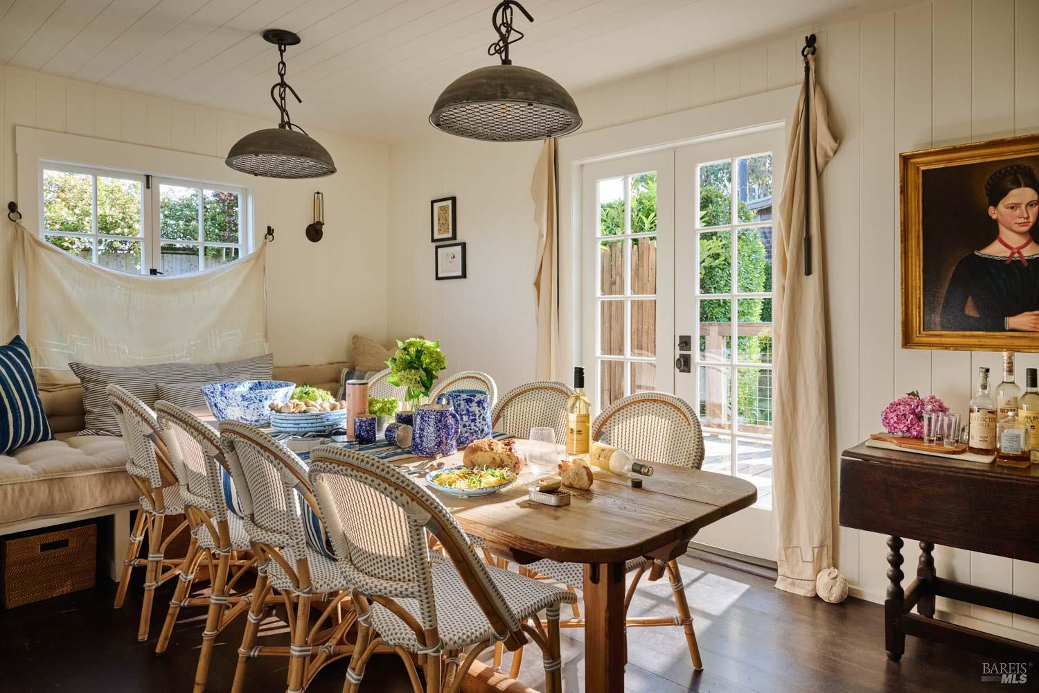 Detail Gallery Image 16 of 62 For 33 Ocean Ave, Bolinas,  CA 94924 - 3 Beds | 2/1 Baths