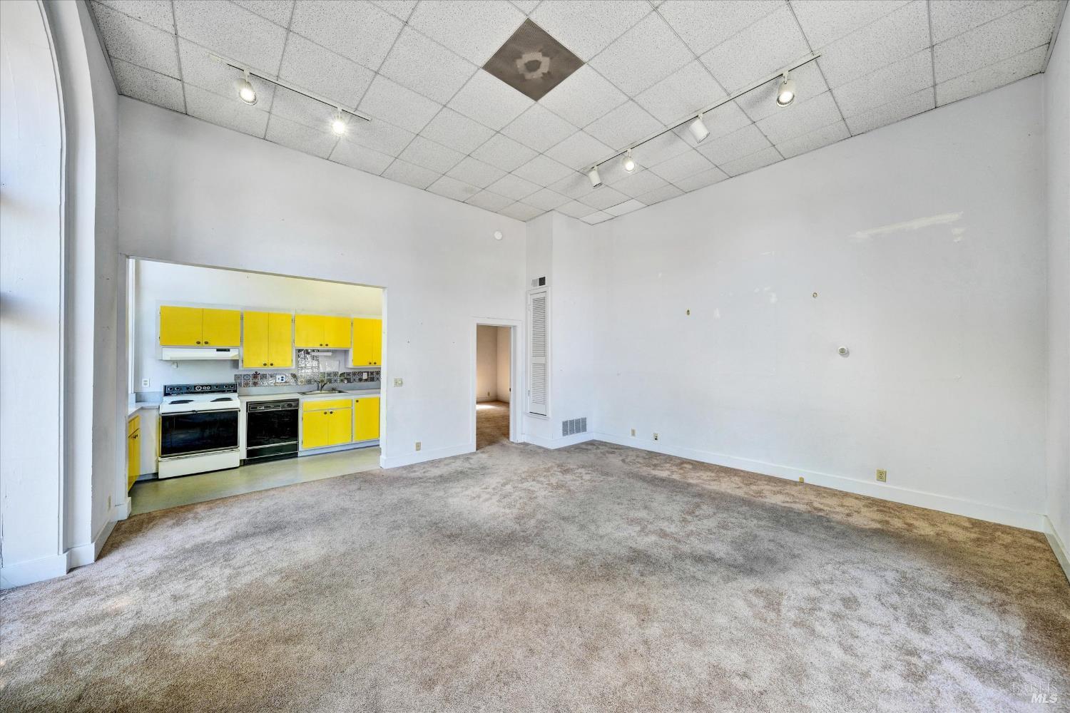 Detail Gallery Image 4 of 10 For 621 E St, San Rafael,  CA 94901 - – Beds | – Baths