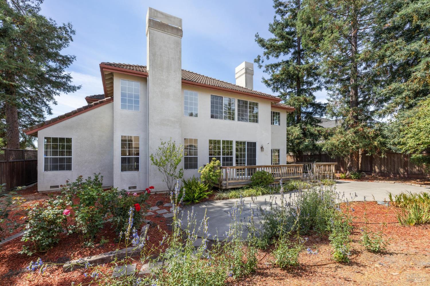 Detail Gallery Image 38 of 89 For 402 Barons Way, Petaluma,  CA 94954 - 4 Beds | 3 Baths