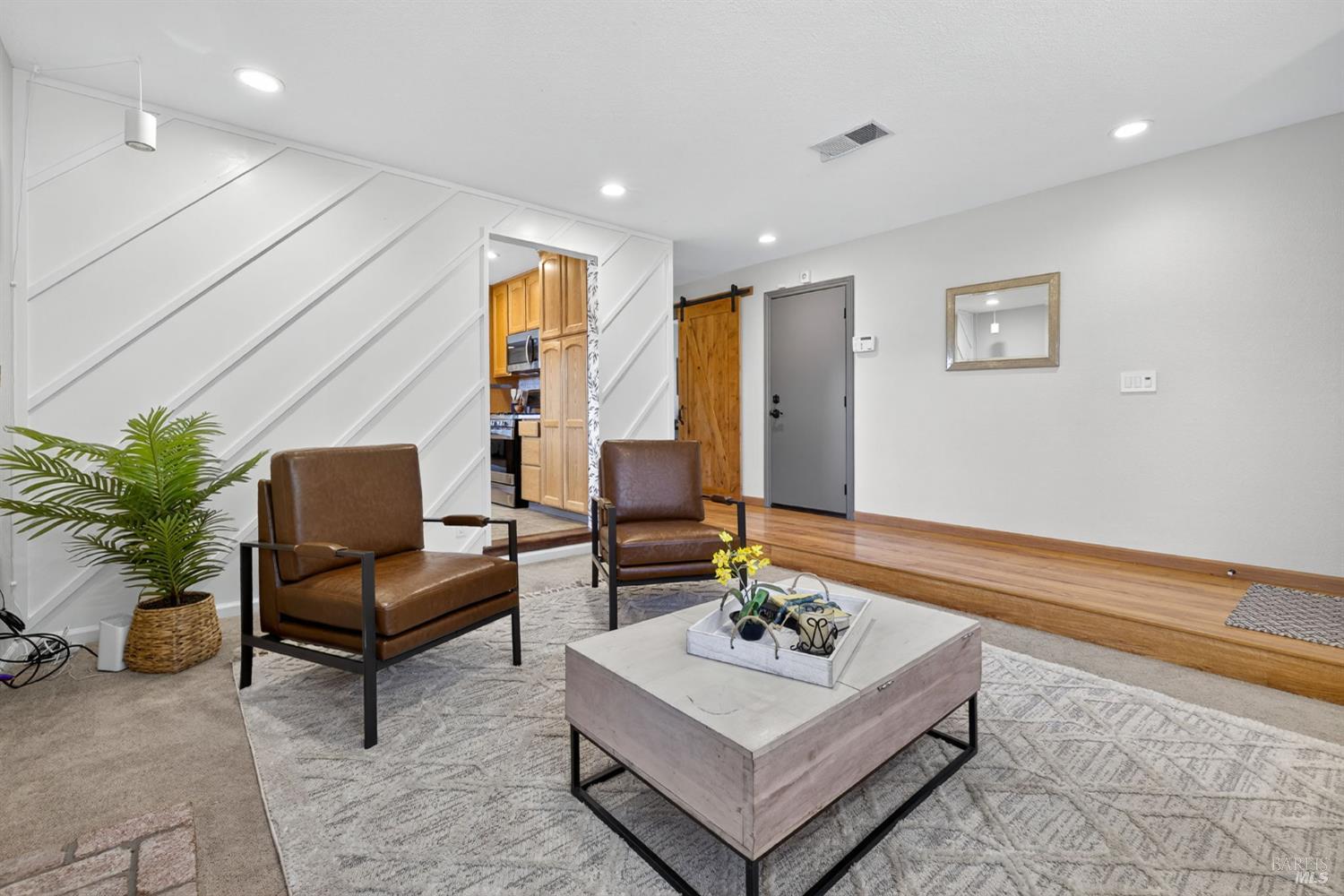 Detail Gallery Image 15 of 54 For 204 Prince Albert Ct, Petaluma,  CA 94954 - 3 Beds | 2 Baths