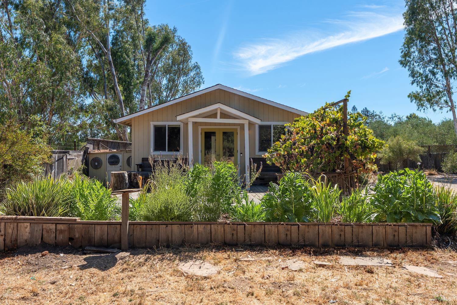 Detail Gallery Image 24 of 46 For 1795 Lovall Valley Rd, Sonoma,  CA 95476 - 3 Beds | 2 Baths