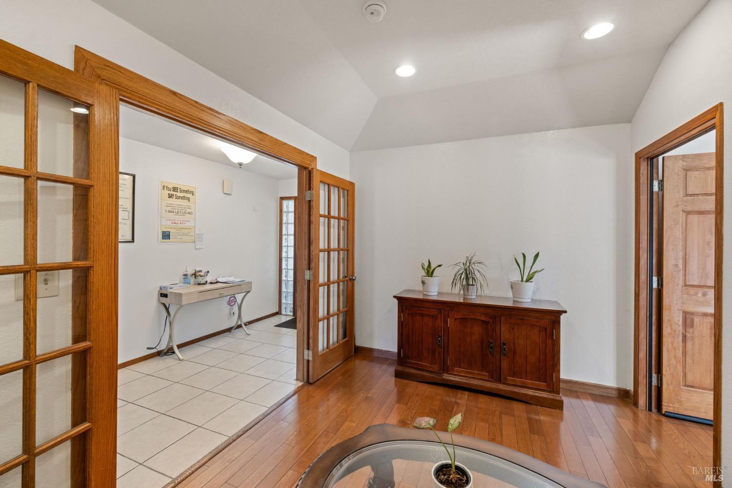Detail Gallery Image 6 of 38 For 5525 Carriage Ln, Sonoma,  CA 95403 - 4 Beds | 2 Baths