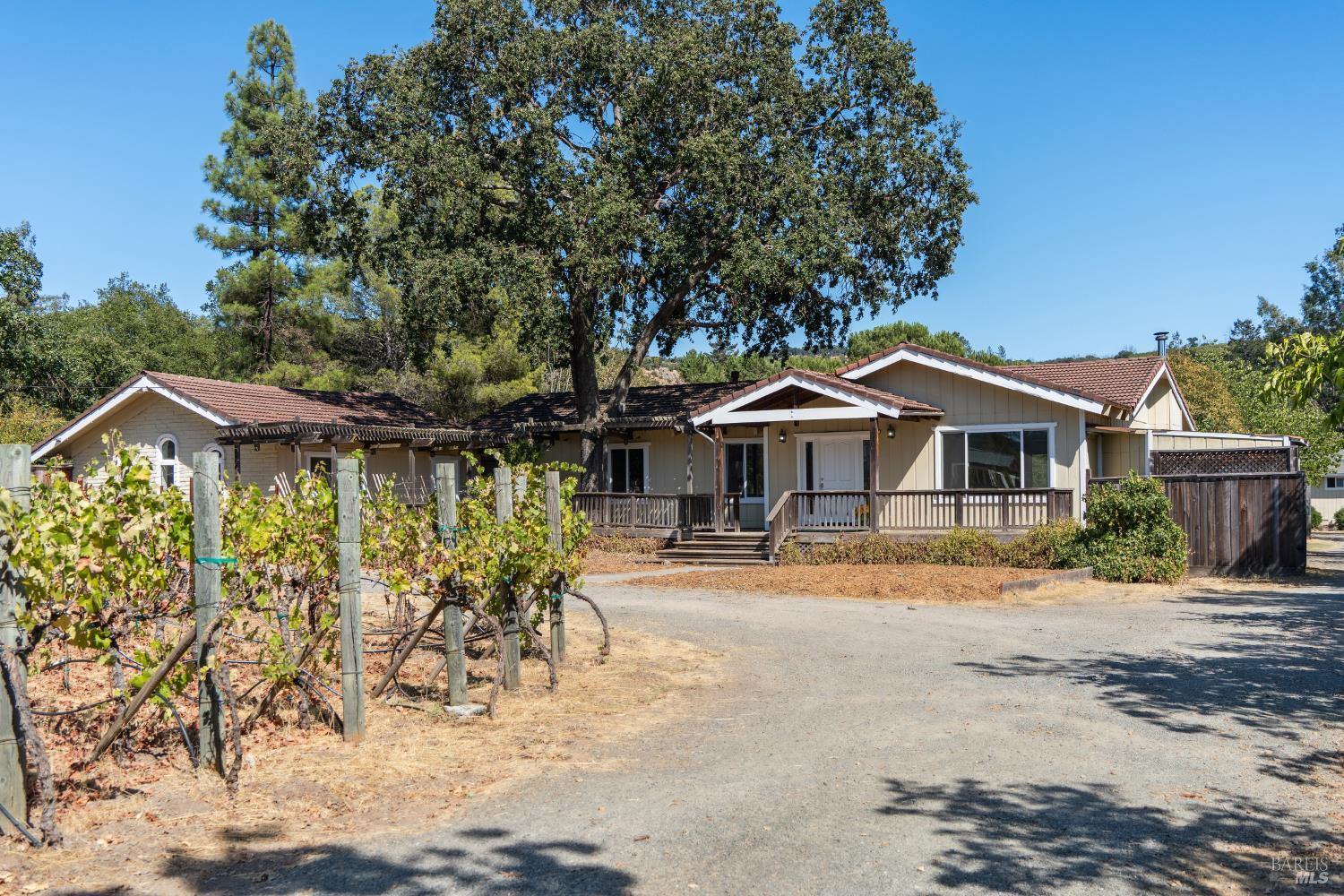 Detail Gallery Image 32 of 46 For 1795 Lovall Valley Rd, Sonoma,  CA 95476 - 3 Beds | 2 Baths