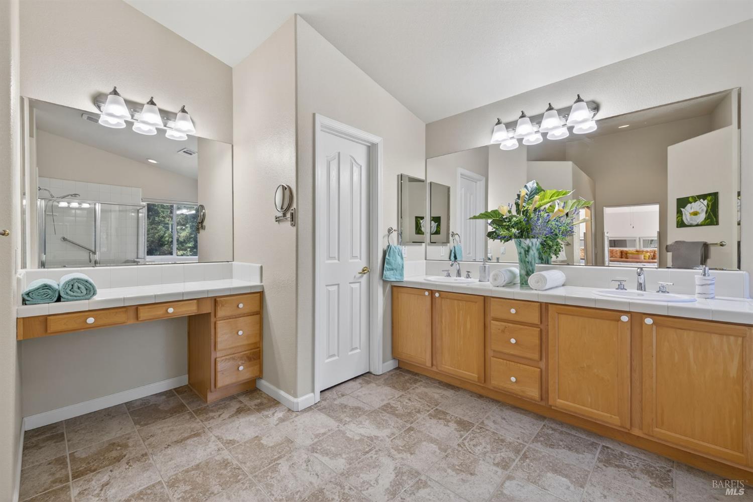 Detail Gallery Image 10 of 81 For 3594 Lake Park Dr, Santa Rosa,  CA 95403 - 4 Beds | 3 Baths
