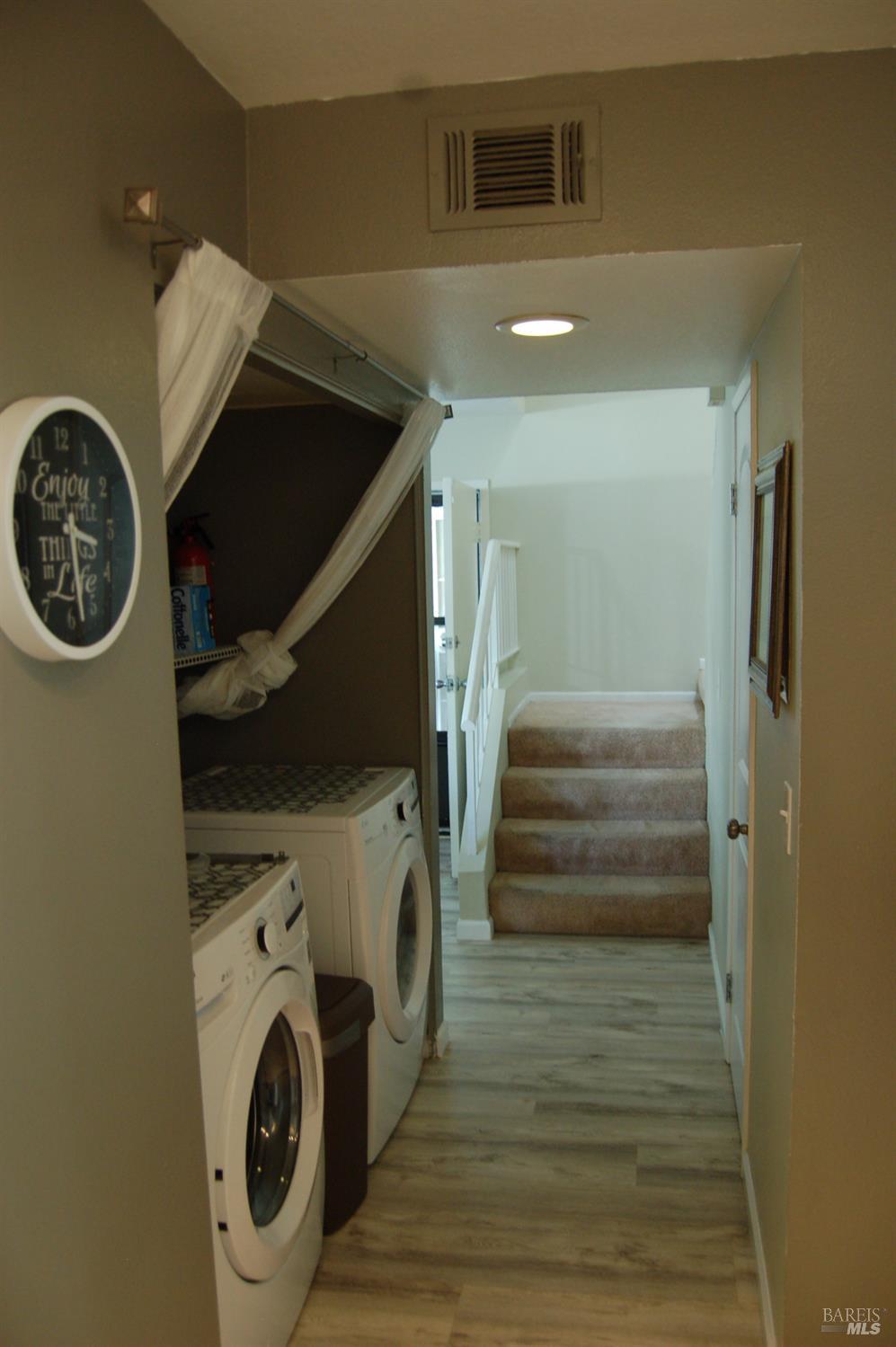 Detail Gallery Image 7 of 16 For 303 Atlas Dr #7,  Hercules,  CA 94547 - 2 Beds | 1/1 Baths