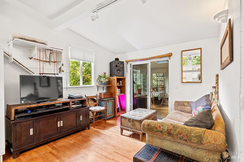 Detail Gallery Image 26 of 77 For 15990 Drake Rd, Guerneville,  CA 95446 - 1 Beds | 1 Baths