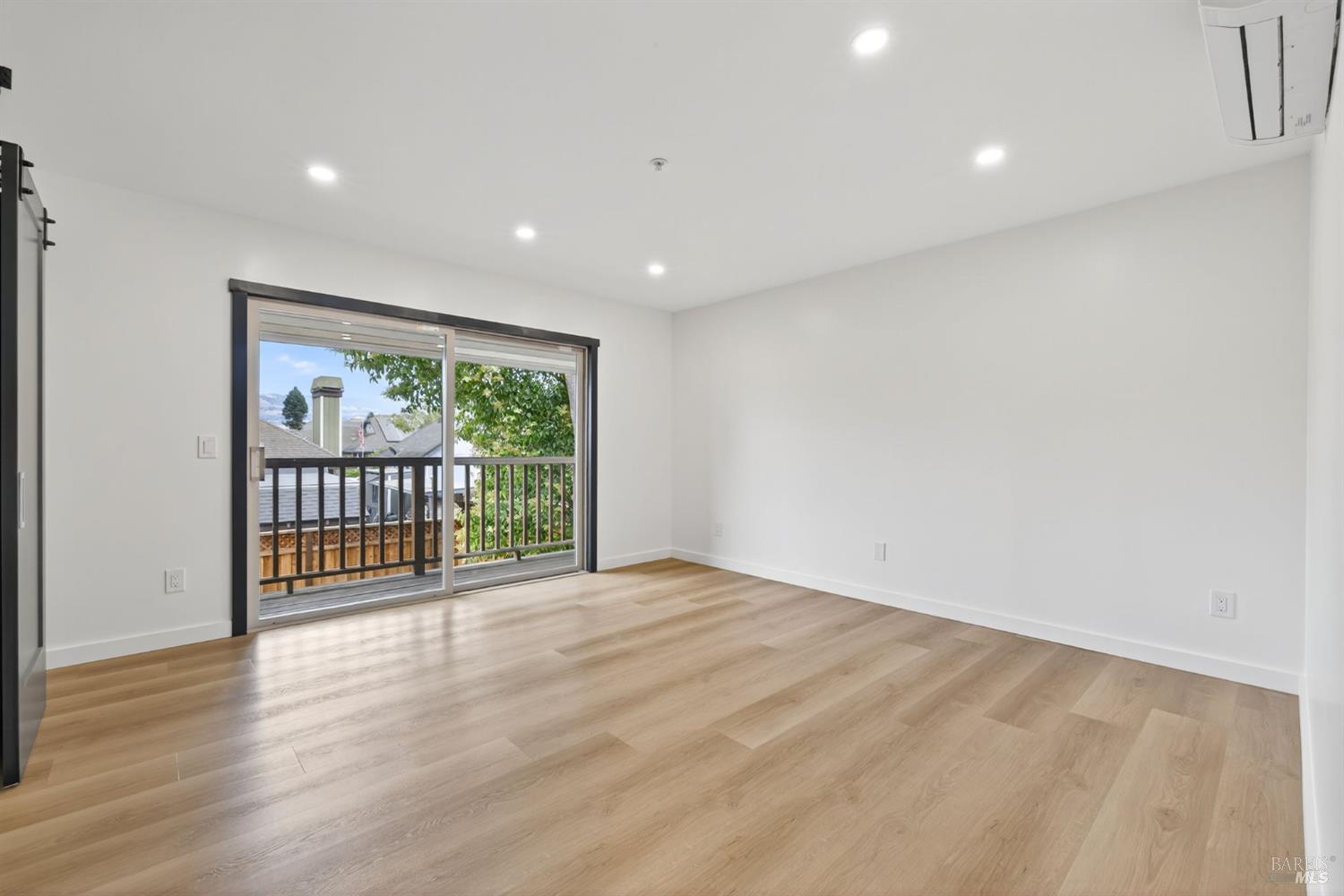 Detail Gallery Image 17 of 28 For 1076 Eleanor Ave, Rohnert Park,  CA 94928 - 2 Beds | 1/1 Baths