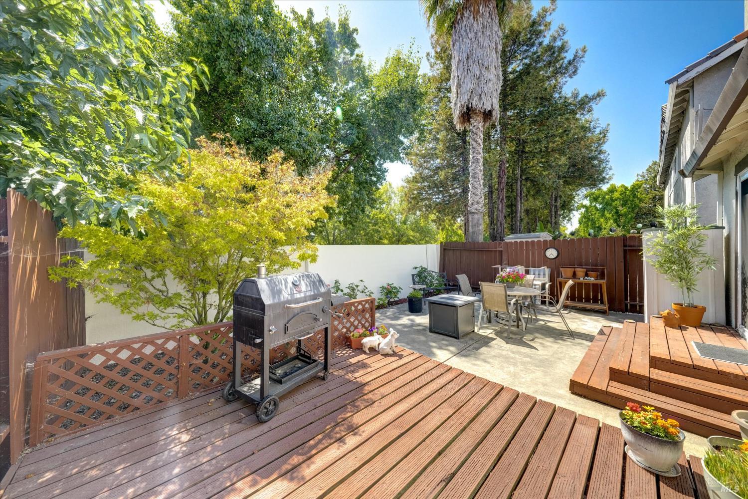 Detail Gallery Image 31 of 33 For 15 Francis Cir, Rohnert Park,  CA 94928 - 3 Beds | 2 Baths