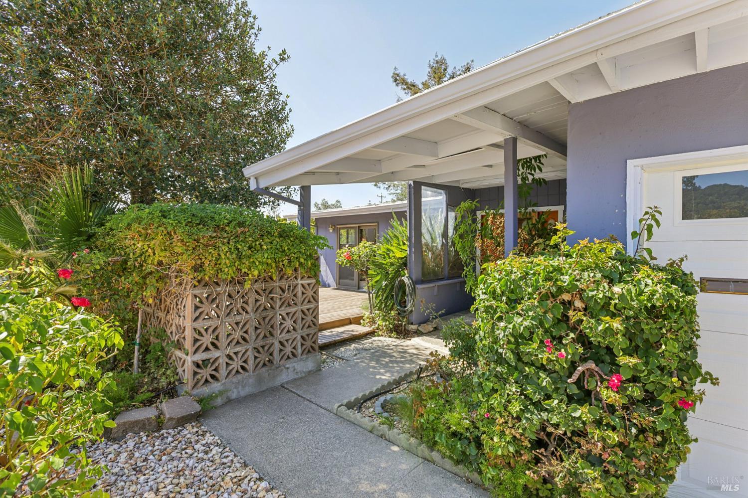 Detail Gallery Image 5 of 58 For 833 Estancia Way, San Rafael,  CA 94903 - 3 Beds | 2 Baths