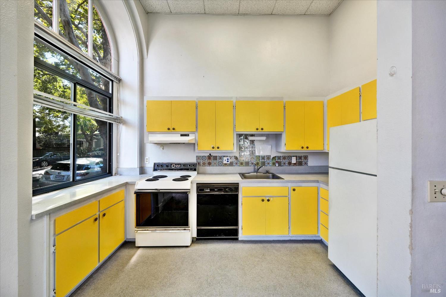 Detail Gallery Image 7 of 10 For 621 E St, San Rafael,  CA 94901 - – Beds | – Baths
