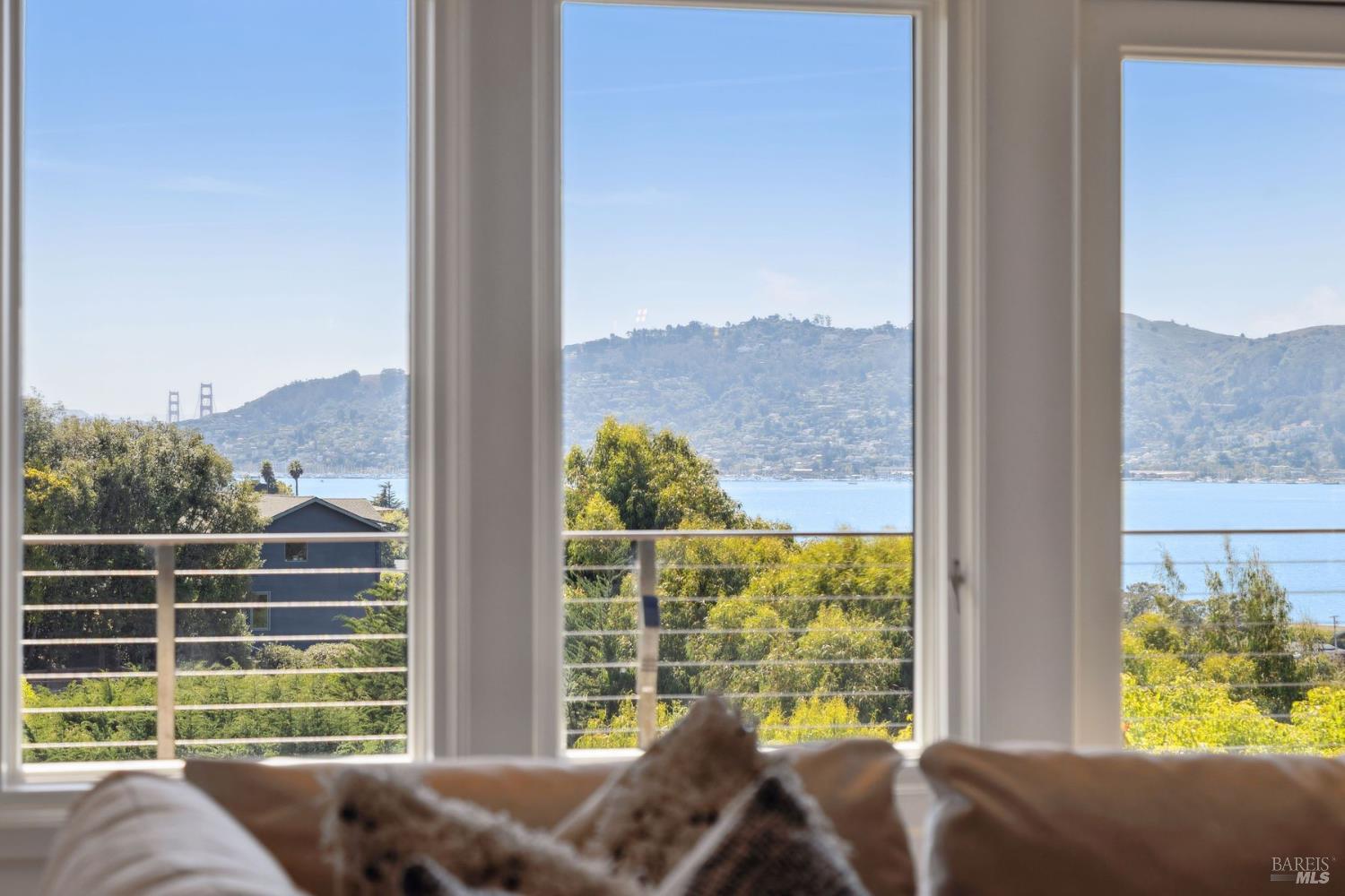Detail Gallery Image 17 of 68 For 25 Mark Ter, Tiburon,  CA 94920 - 5 Beds | 4 Baths