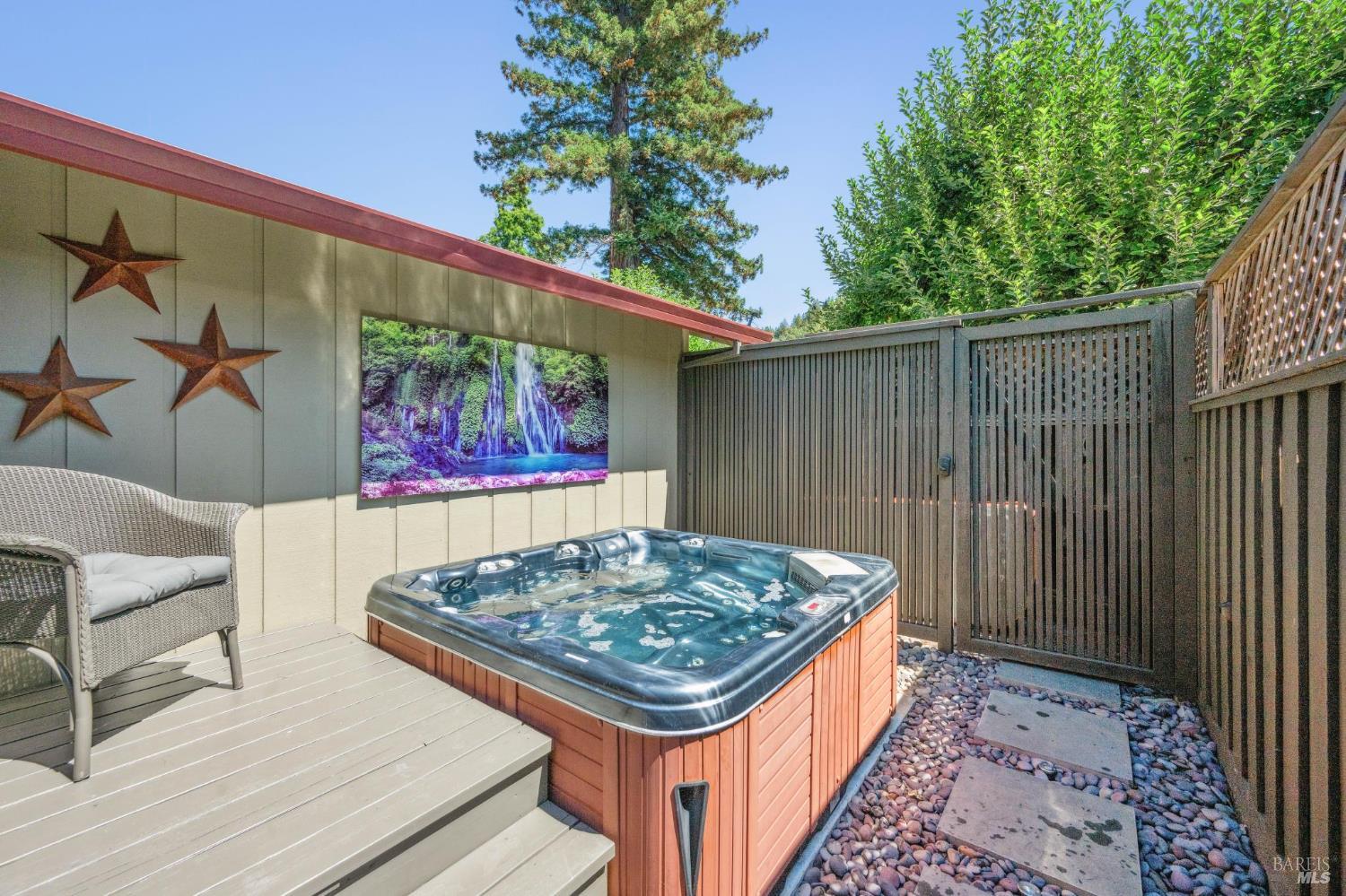 Detail Gallery Image 22 of 39 For 14735 Carrier Ln, Guerneville,  CA 95446 - 3 Beds | 2 Baths