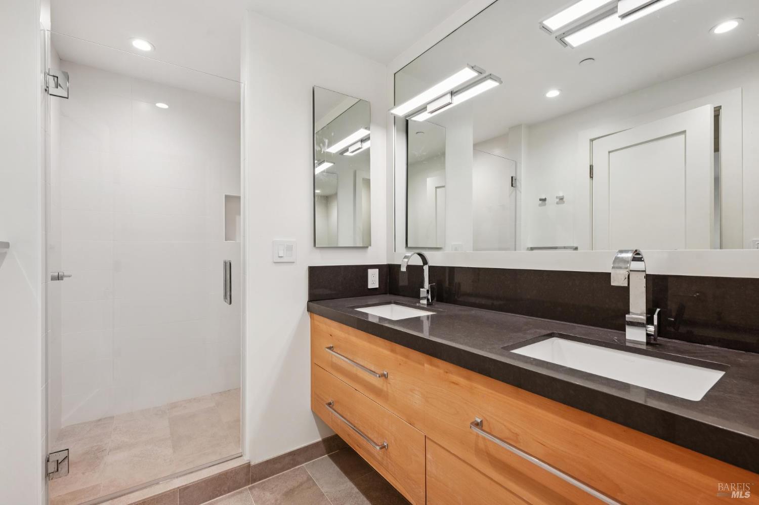 Detail Gallery Image 19 of 29 For 290 Edgewood Ave, Mill Valley,  CA 94941 - 4 Beds | 3/1 Baths