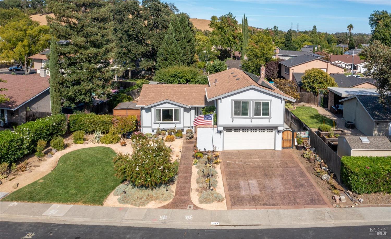 Detail Gallery Image 8 of 76 For 287 N. Alamo Dr, Vacaville,  CA 95688 - 4 Beds | 3 Baths