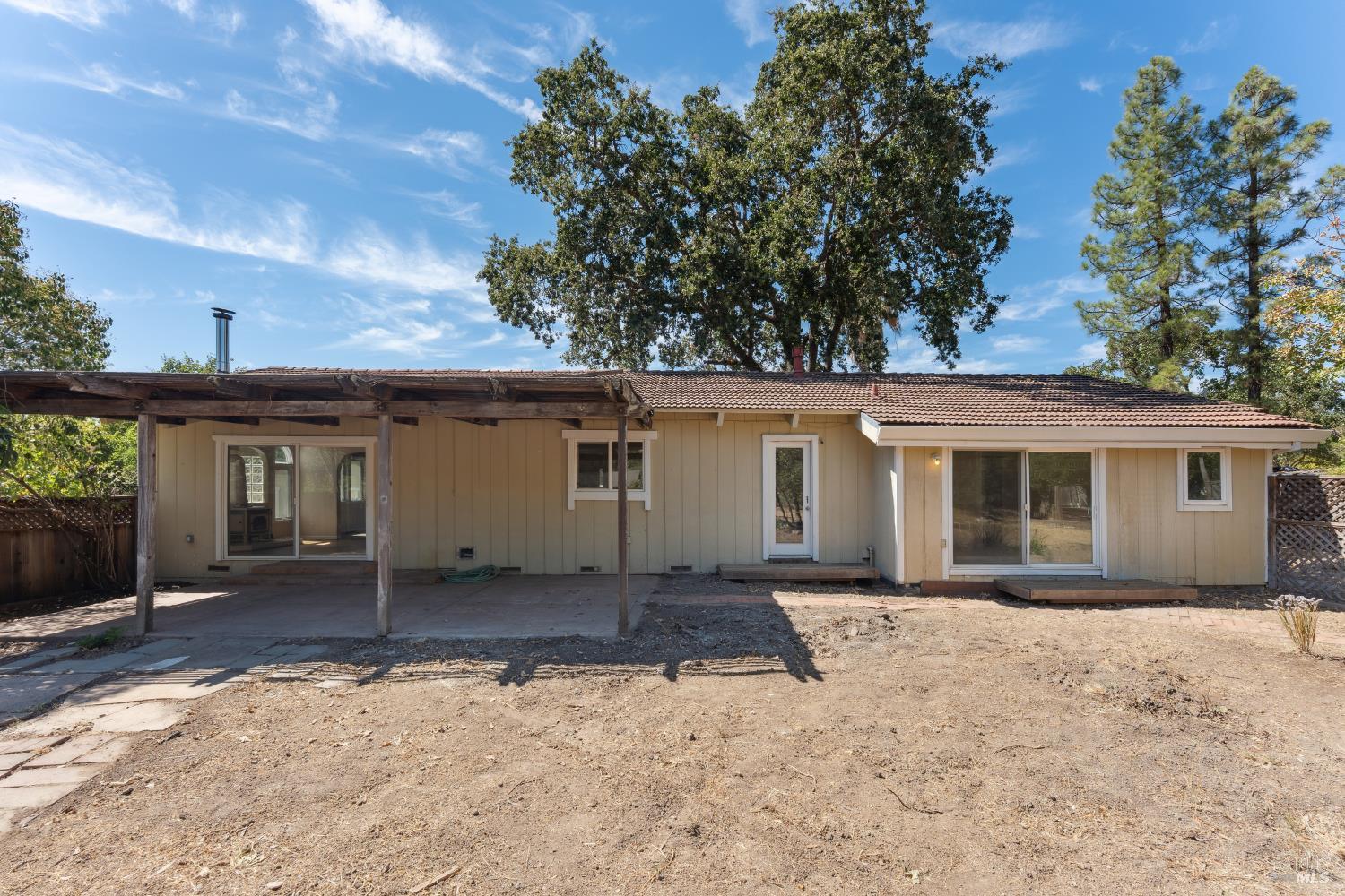 Detail Gallery Image 31 of 46 For 1795 Lovall Valley Rd, Sonoma,  CA 95476 - 3 Beds | 2 Baths