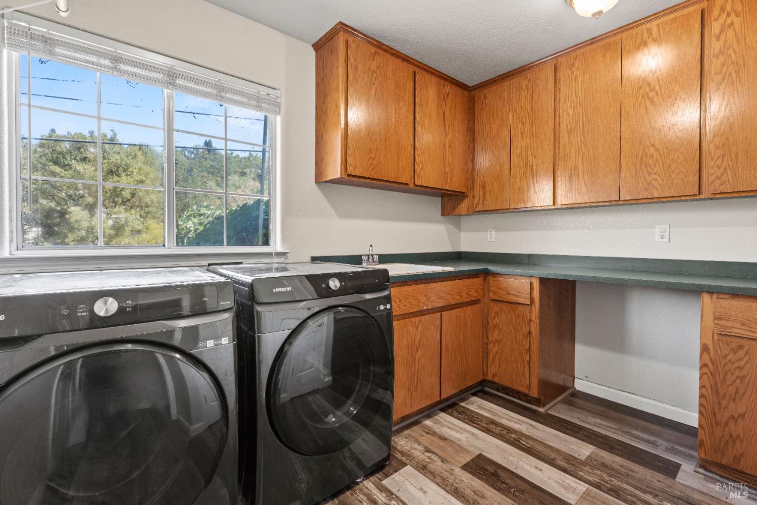 Detail Gallery Image 20 of 33 For 17319 Meadow View Dr, Hidden Valley Lake,  CA 95467 - 3 Beds | 2 Baths