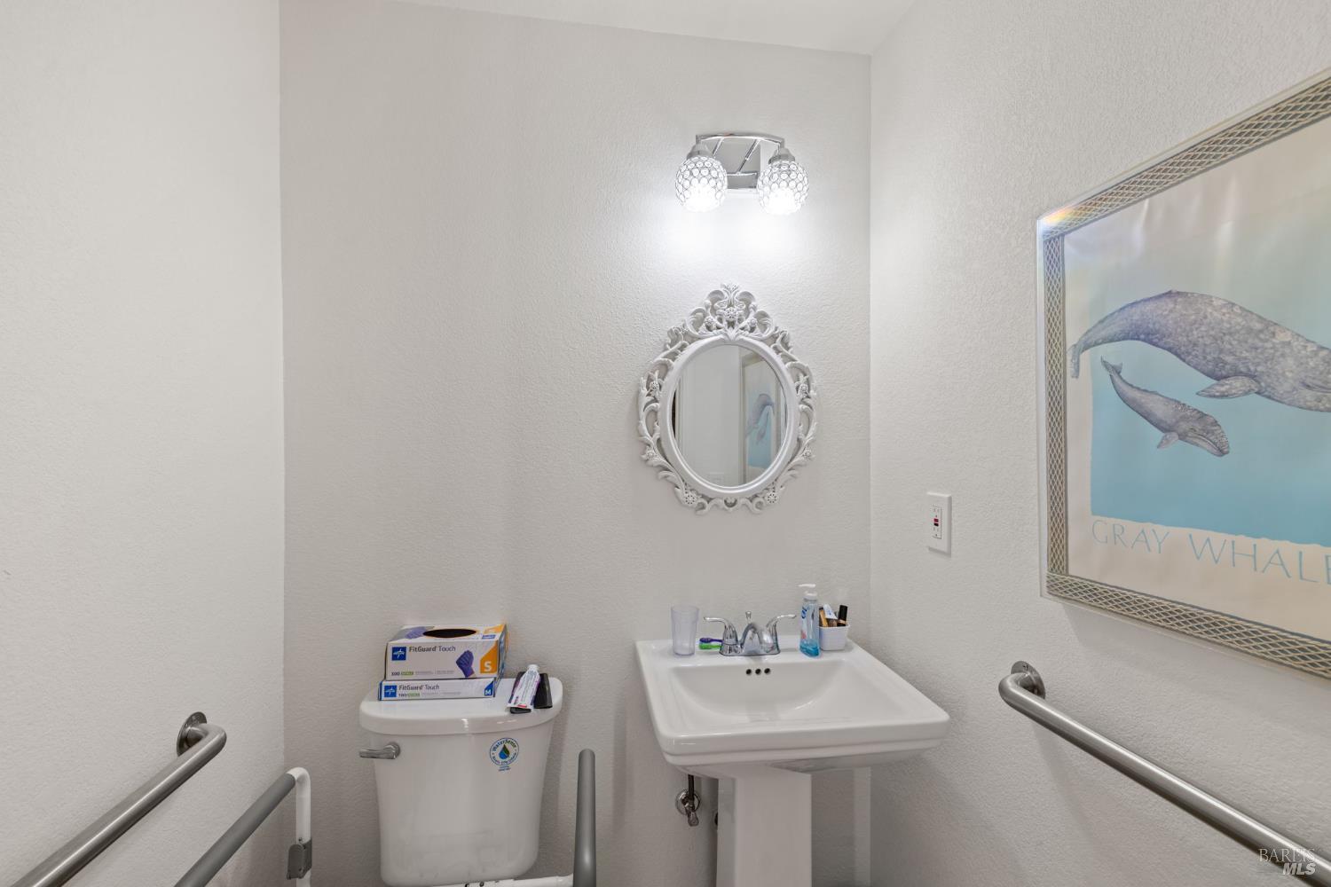 Detail Gallery Image 9 of 38 For 5525 Carriage Ln, Sonoma,  CA 95403 - 4 Beds | 2 Baths
