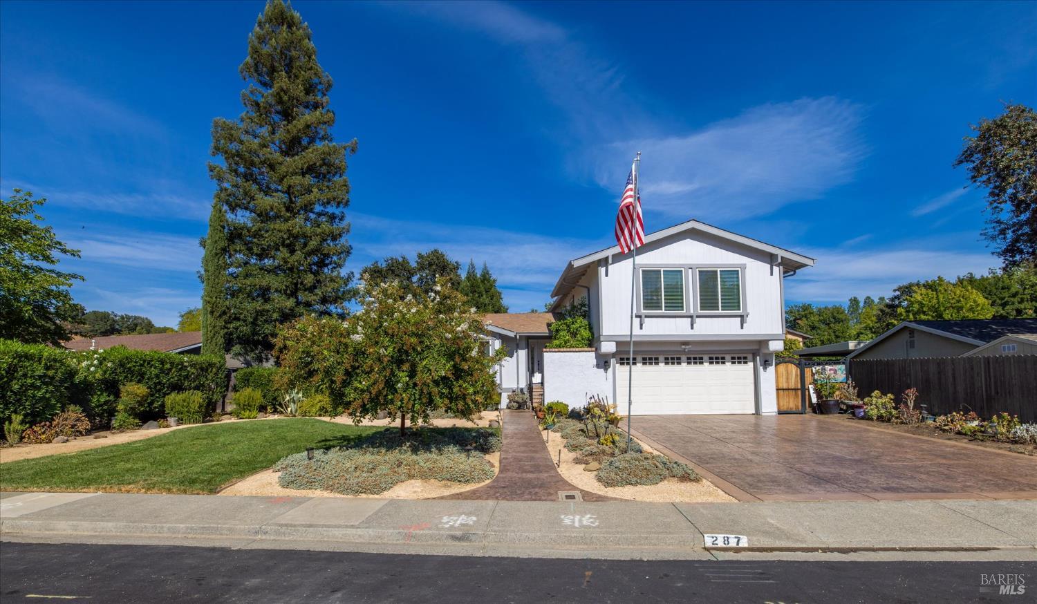 Detail Gallery Image 11 of 76 For 287 N. Alamo Dr, Vacaville,  CA 95688 - 4 Beds | 3 Baths