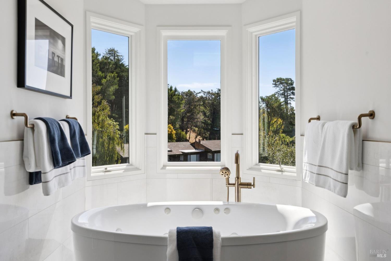 Detail Gallery Image 33 of 68 For 25 Mark Ter, Tiburon,  CA 94920 - 5 Beds | 4 Baths