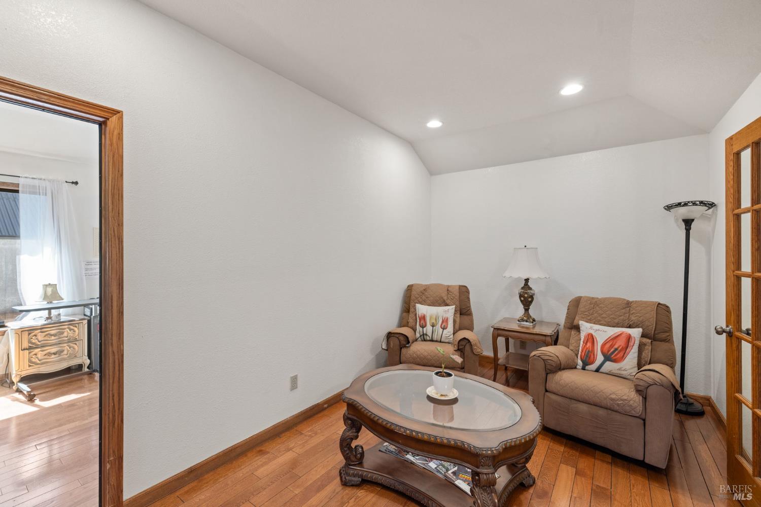Detail Gallery Image 5 of 38 For 5525 Carriage Ln, Sonoma,  CA 95403 - 4 Beds | 2 Baths