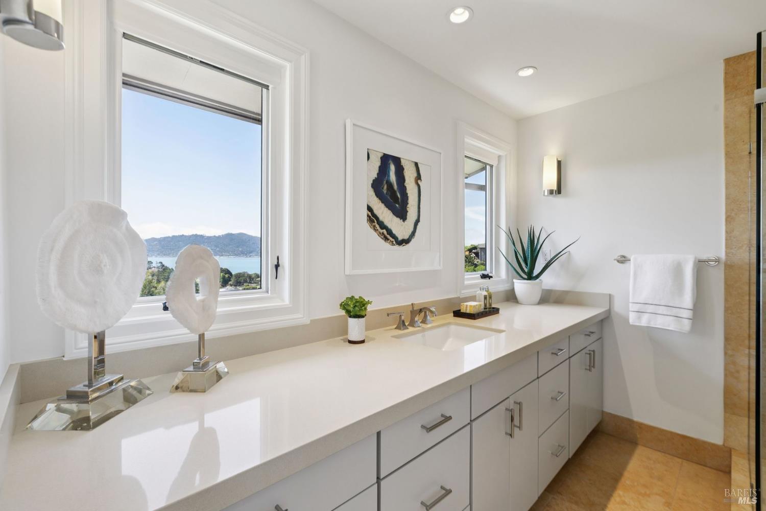 Detail Gallery Image 41 of 68 For 25 Mark Ter, Tiburon,  CA 94920 - 5 Beds | 4 Baths