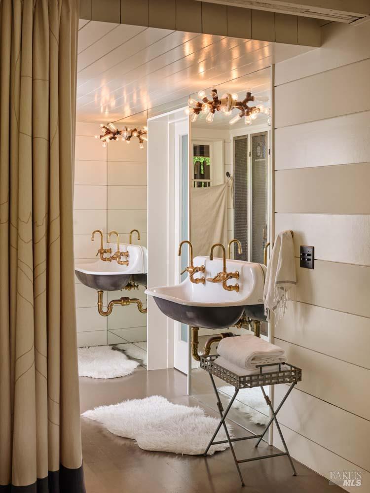 Detail Gallery Image 48 of 62 For 33 Ocean Ave, Bolinas,  CA 94924 - 3 Beds | 2/1 Baths