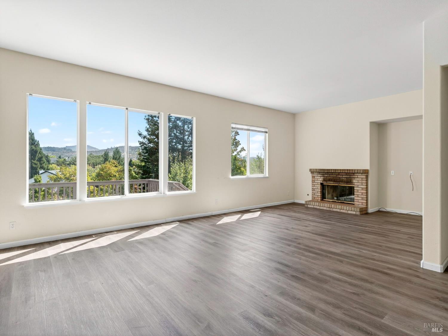 Detail Gallery Image 13 of 66 For 5794 Owl Hill Ave, Santa Rosa,  CA 95409 - 4 Beds | 2/1 Baths