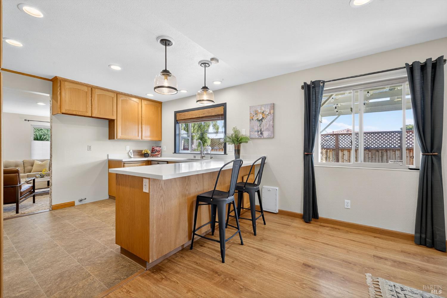 Detail Gallery Image 20 of 54 For 204 Prince Albert Ct, Petaluma,  CA 94954 - 3 Beds | 2 Baths