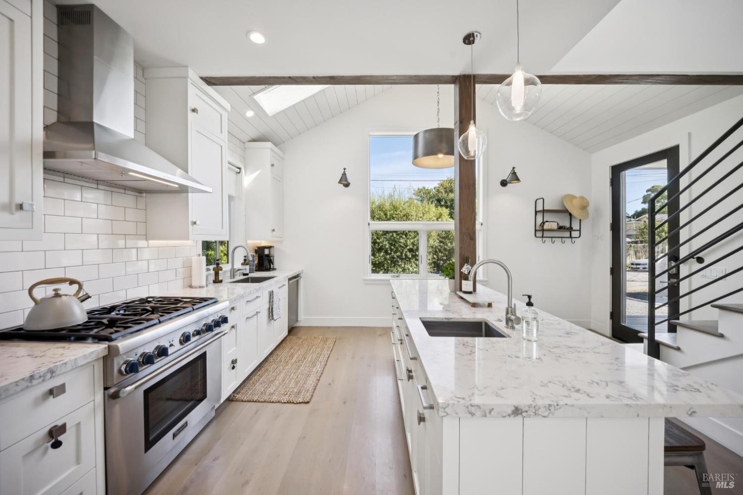 Detail Gallery Image 11 of 51 For 4 Calle Del Embarcadero Unkn, Stinson Beach,  CA 94970 - 2 Beds | 2/1 Baths