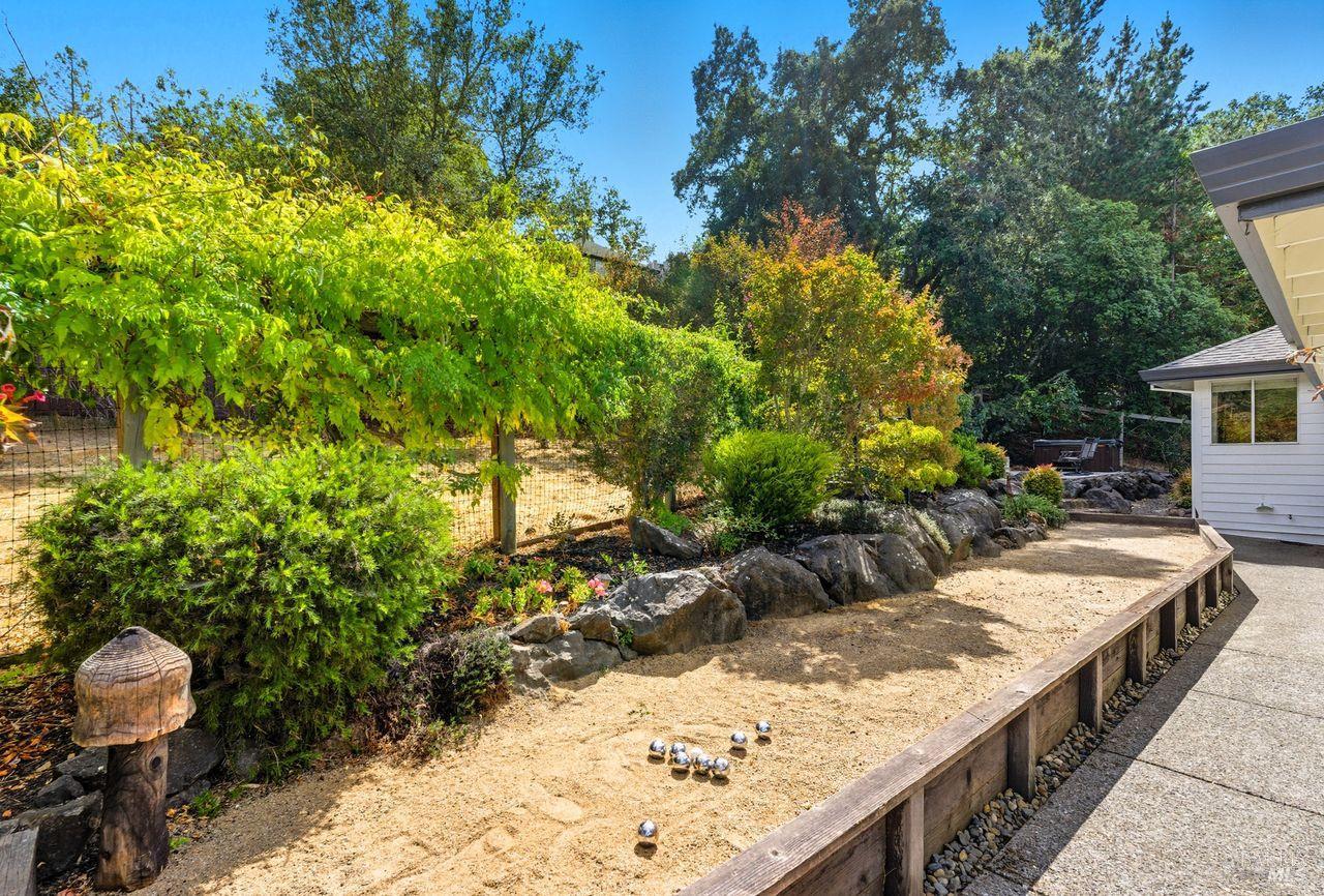 Detail Gallery Image 56 of 63 For 4774 Carissa Ave, Santa Rosa,  CA 95405 - 4 Beds | 2/1 Baths