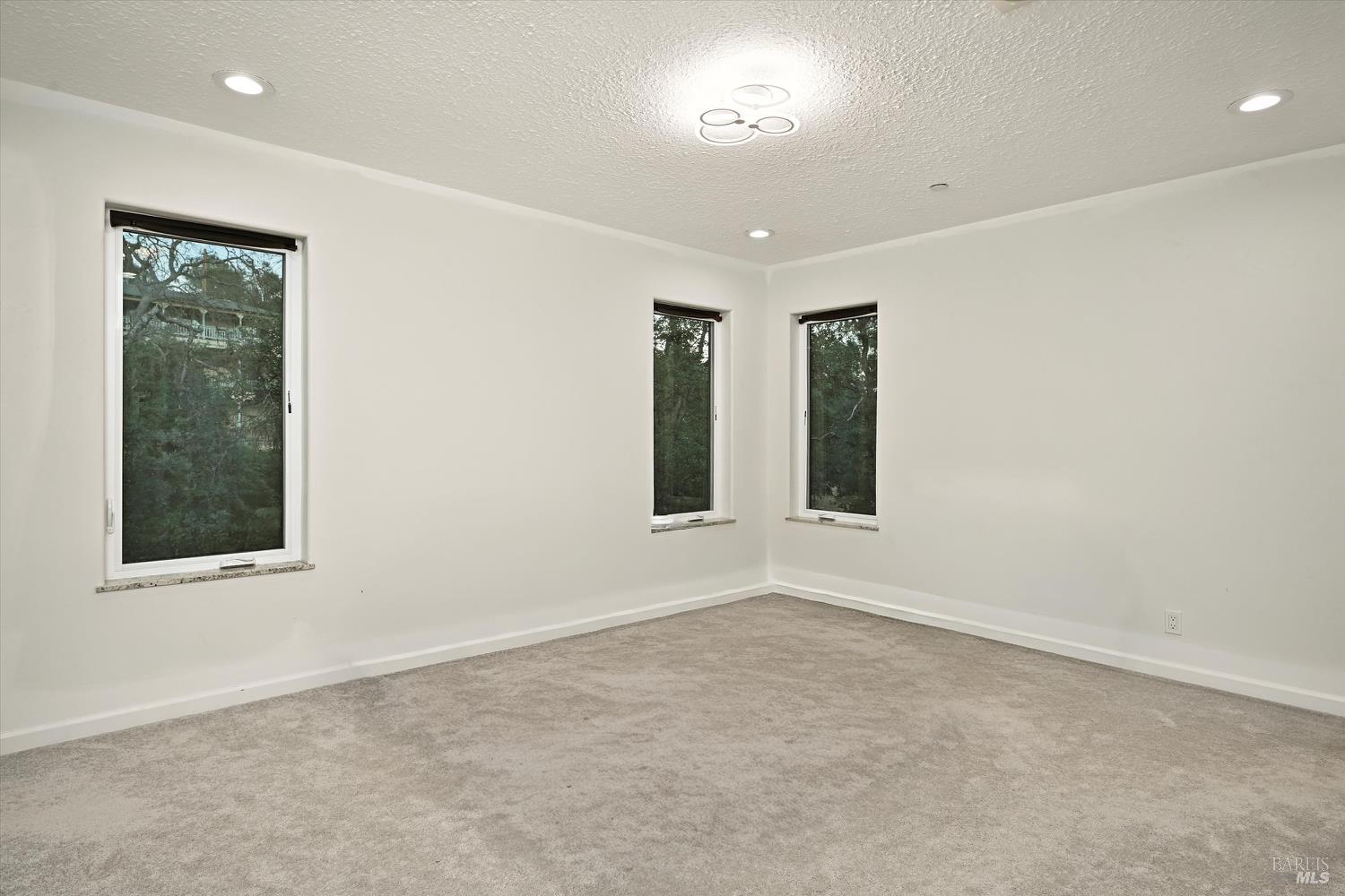 Detail Gallery Image 25 of 35 For 17234 Brookfield Rd, Hidden Valley Lake,  CA 95467 - 3 Beds | 2/1 Baths