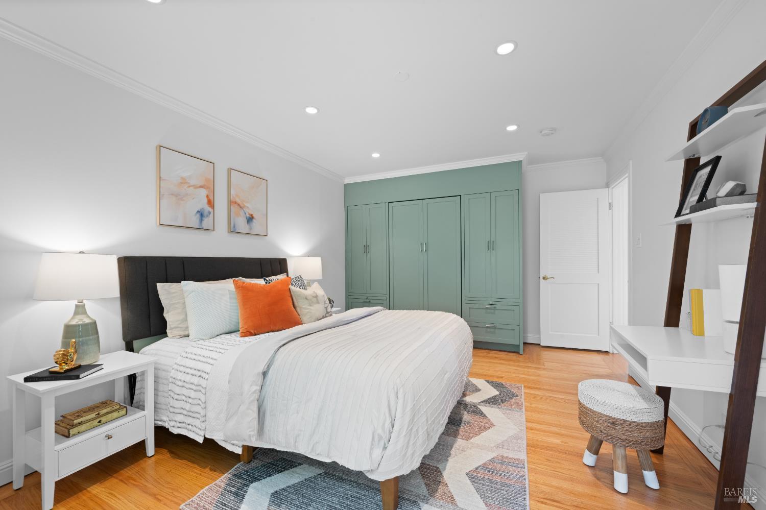 Detail Gallery Image 10 of 16 For 235 Mountain View Ave, San Rafael,  CA 94901 - 2 Beds | 1 Baths