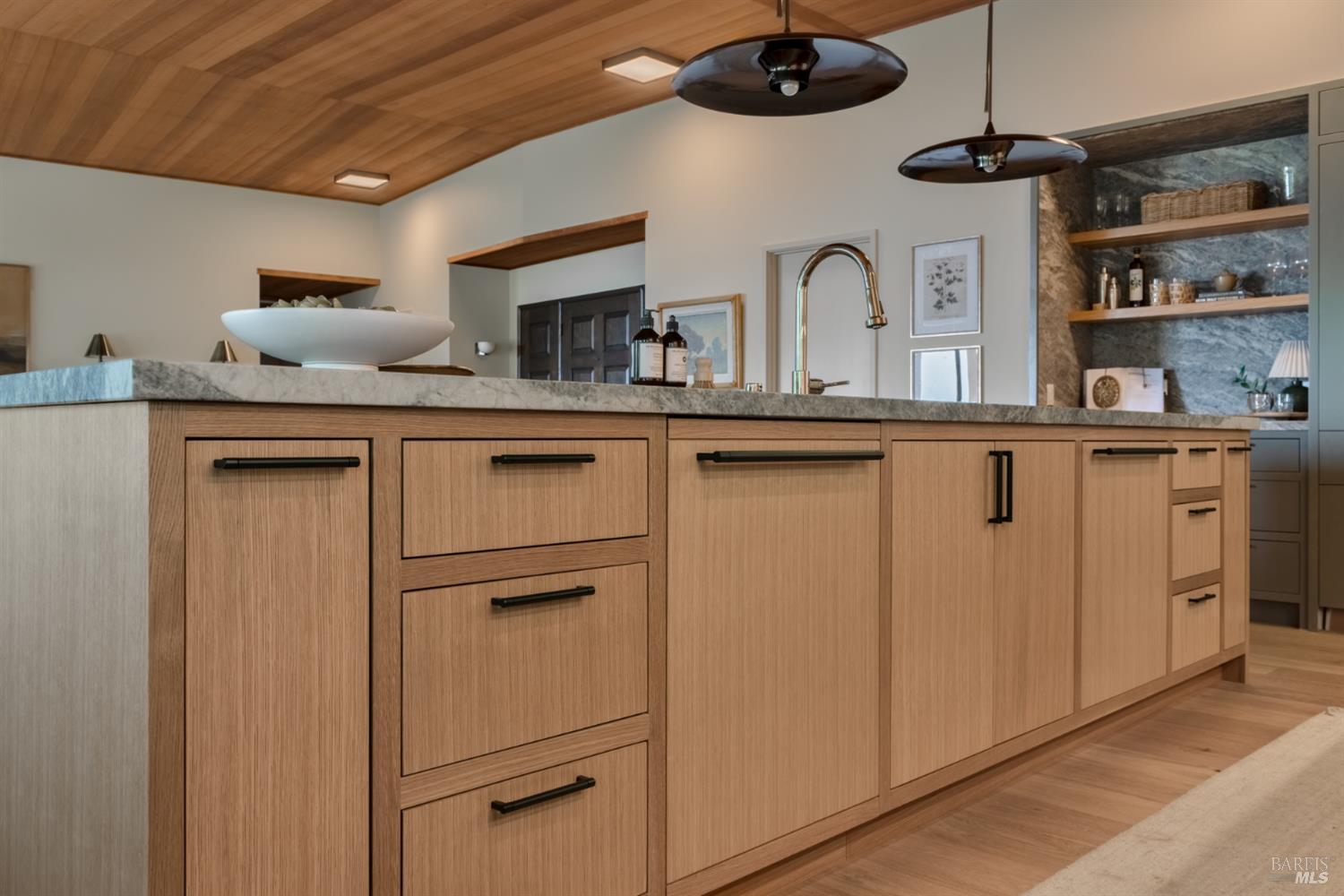 Detail Gallery Image 10 of 39 For 18492 White Oak Dr, Sonoma,  CA 95476 - 4 Beds | 4/1 Baths