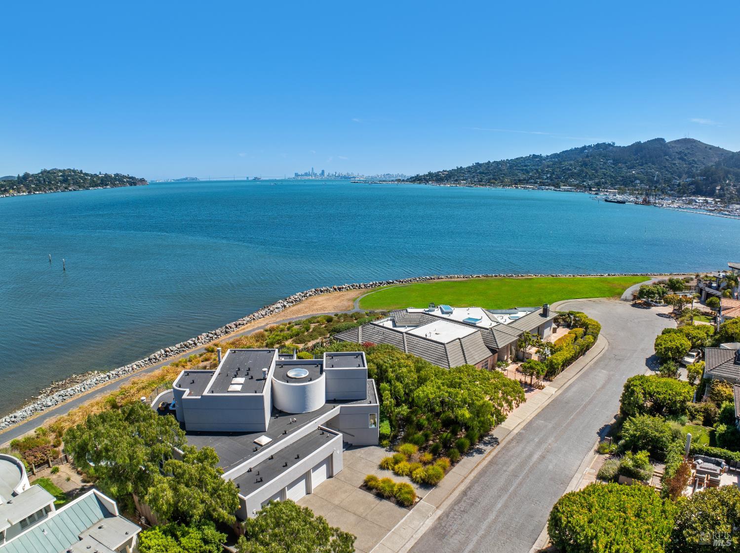 Detail Gallery Image 48 of 54 For 30 Heron Dr, Mill Valley,  CA 94941 - 5 Beds | 3/1 Baths
