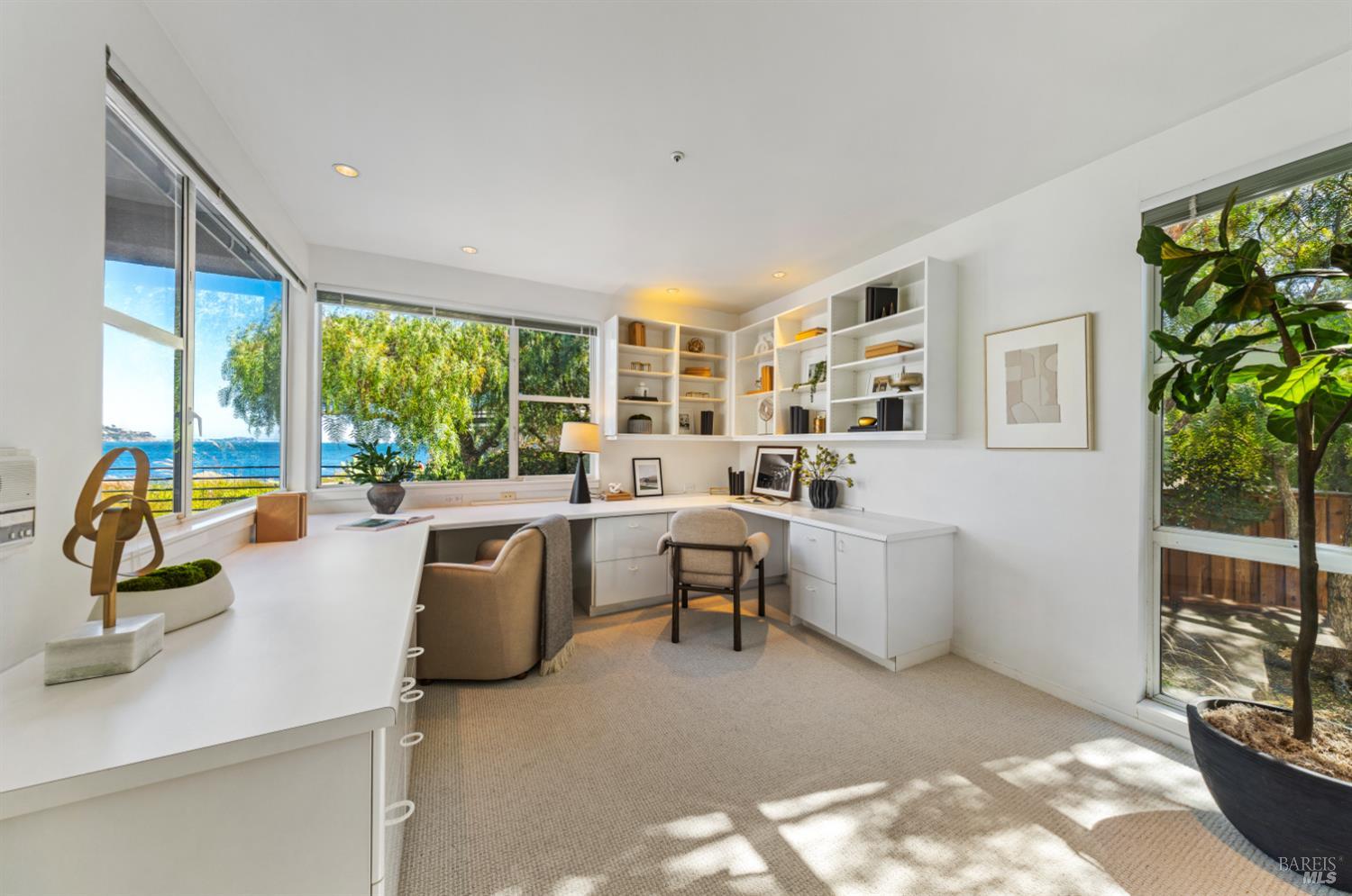 Detail Gallery Image 35 of 54 For 30 Heron Dr, Mill Valley,  CA 94941 - 5 Beds | 3/1 Baths