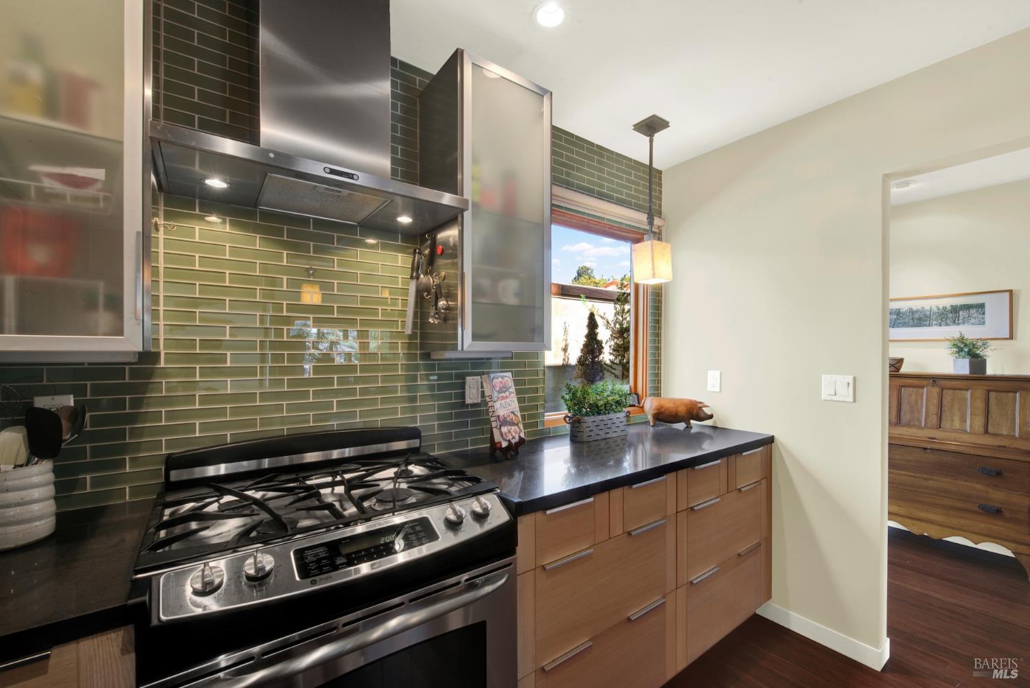 Detail Gallery Image 44 of 97 For 927 Marina Dr, Napa,  CA 94559 - 3 Beds | 2/1 Baths