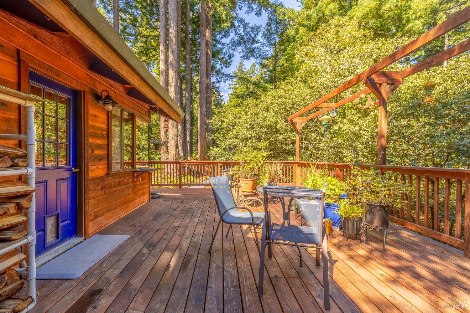 Detail Gallery Image 10 of 43 For 17451 Redwood Springs Dr, Fort Bragg,  CA 95437 - 4 Beds | 4 Baths