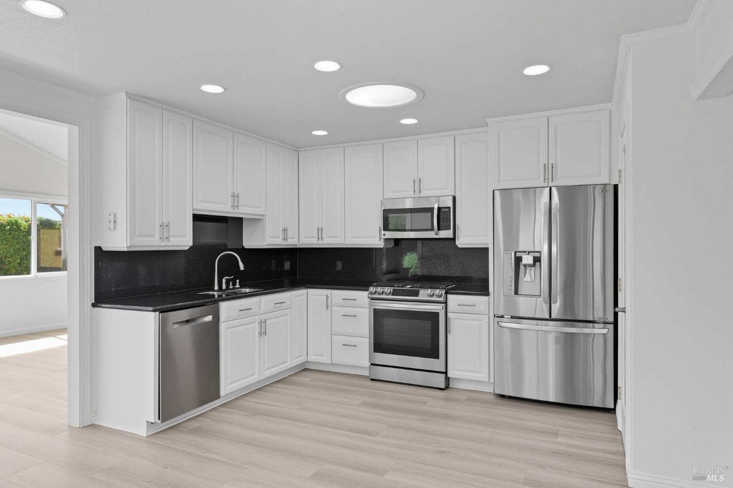 Detail Gallery Image 14 of 55 For 4263 Queen Anne Dr, Union City,  CA 94587 - 3 Beds | 2 Baths