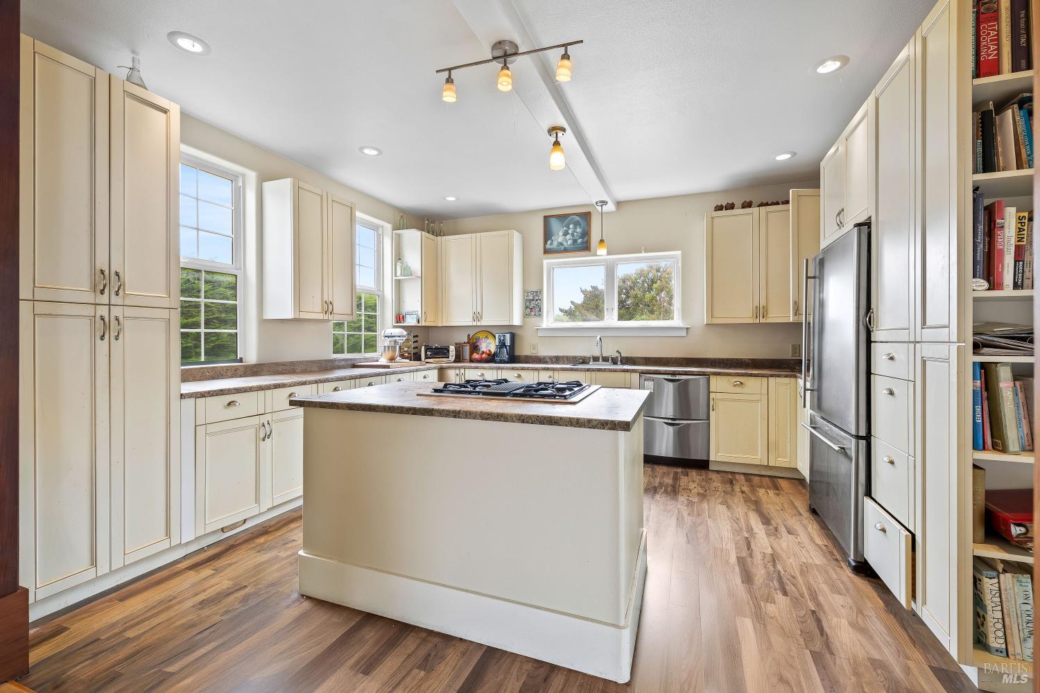 Detail Gallery Image 24 of 31 For 19251 S Highway 1 Hwy, Manchester,  CA 95459 - 2 Beds | 1/1 Baths