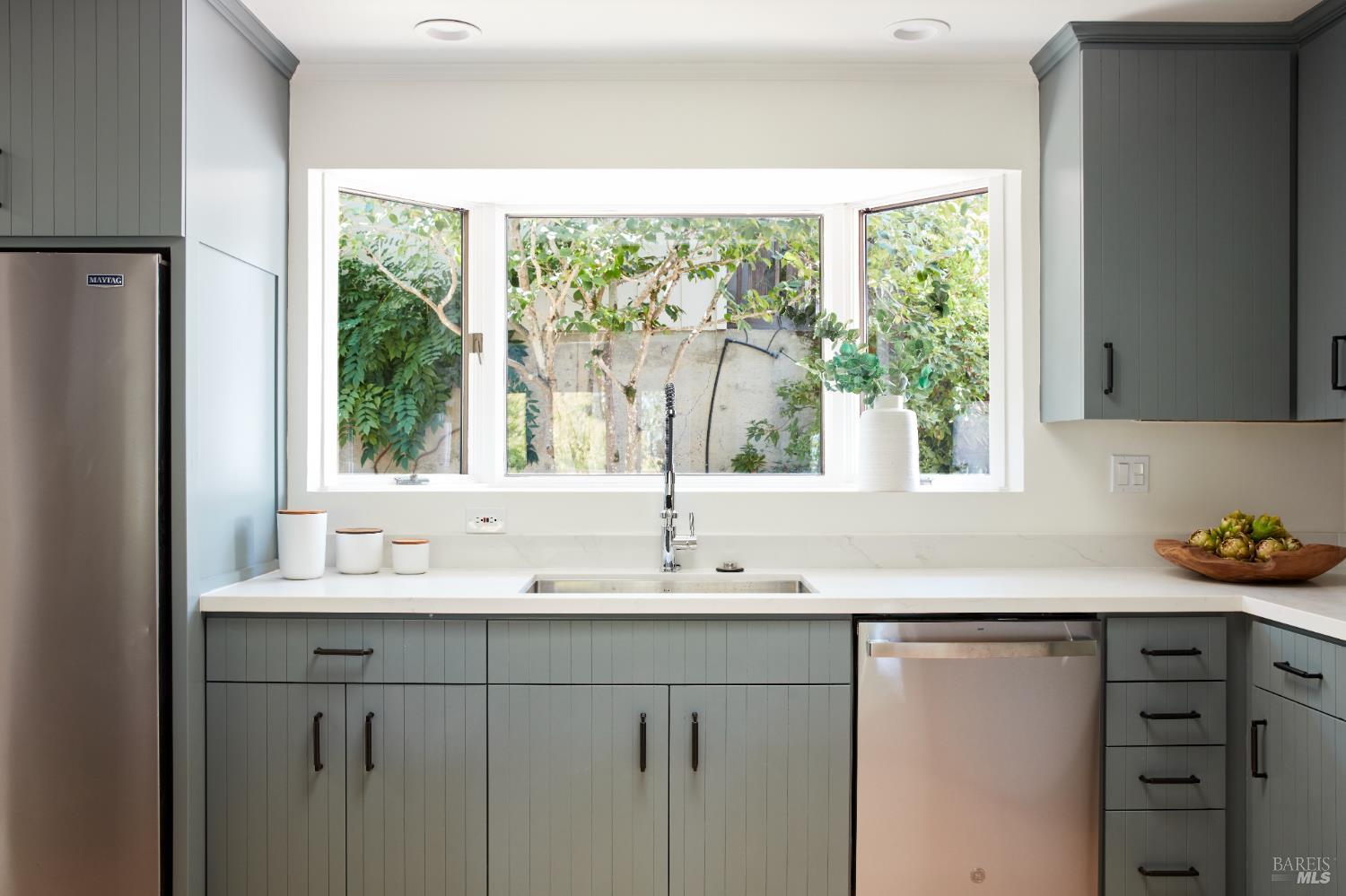 Detail Gallery Image 13 of 34 For 72 Quisisana Dr, Kentfield,  CA 94904 - 4 Beds | 2/1 Baths