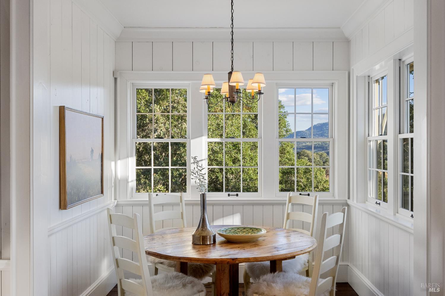 Detail Gallery Image 9 of 36 For 2220 Warm Springs Rd, Glen Ellen,  CA 95442 - 4 Beds | 4/1 Baths