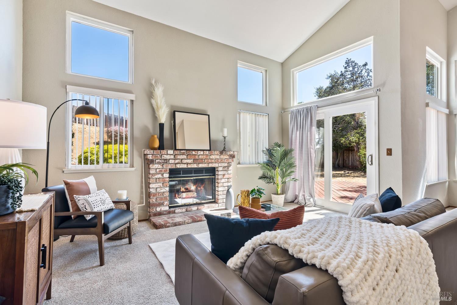 Detail Gallery Image 11 of 45 For 744 Jasmine Ct, Benicia,  CA 94510 - 3 Beds | 2 Baths