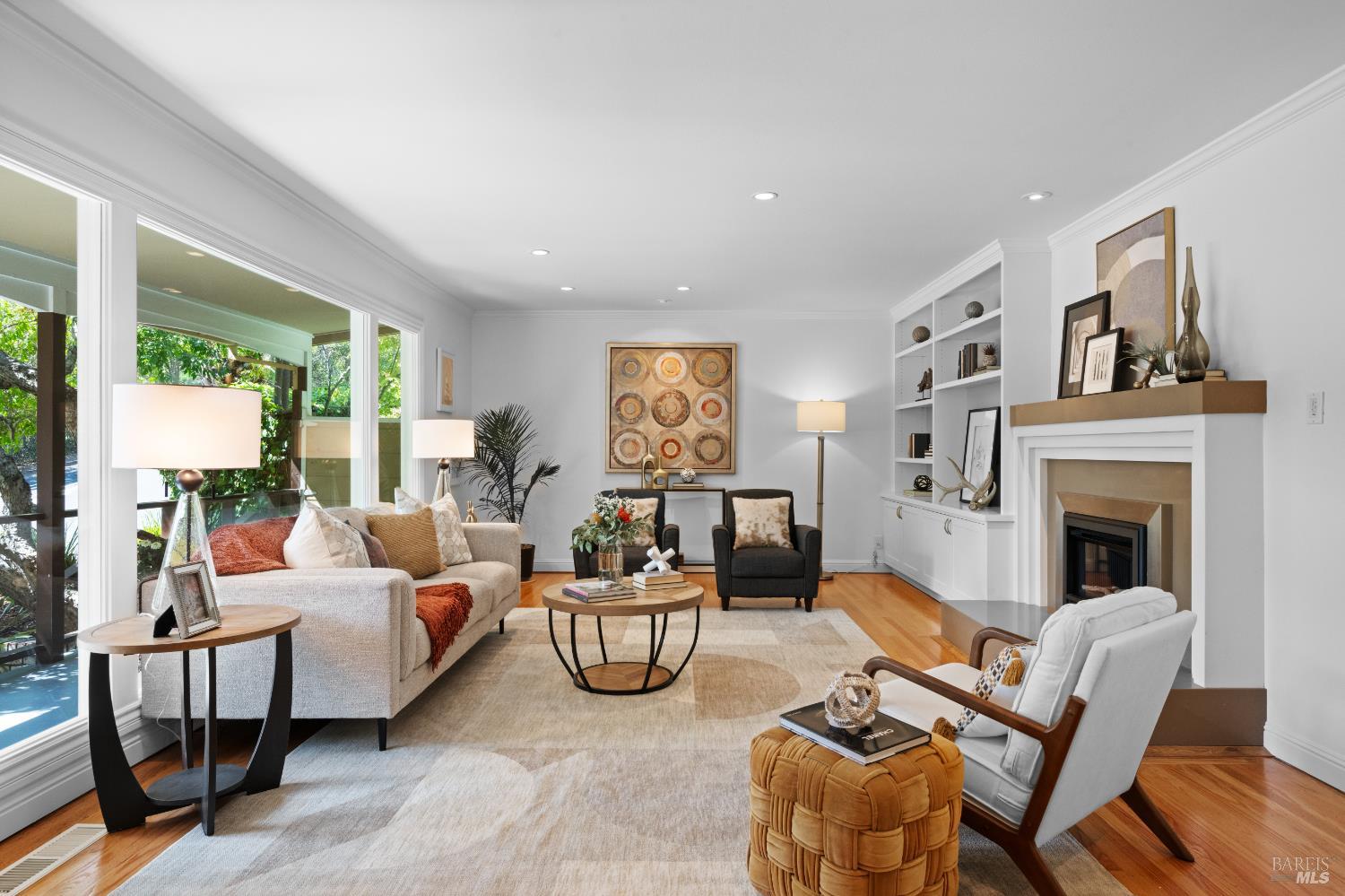 Detail Gallery Image 4 of 16 For 235 Mountain View Ave, San Rafael,  CA 94901 - 2 Beds | 1 Baths